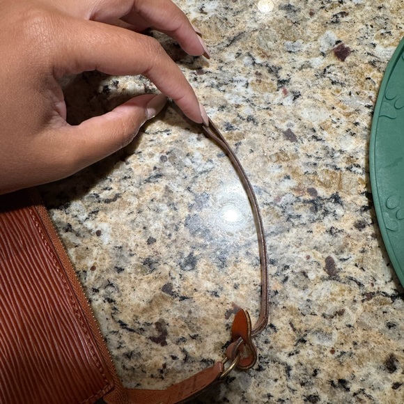 Louis Vuitton Epi Pochette - Picture 9 of 10